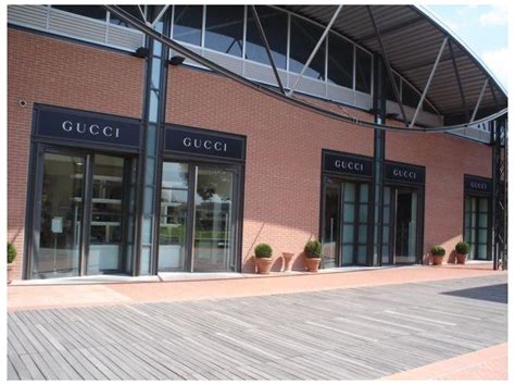 prada gucci outlet rome|borsa gucci outlet.